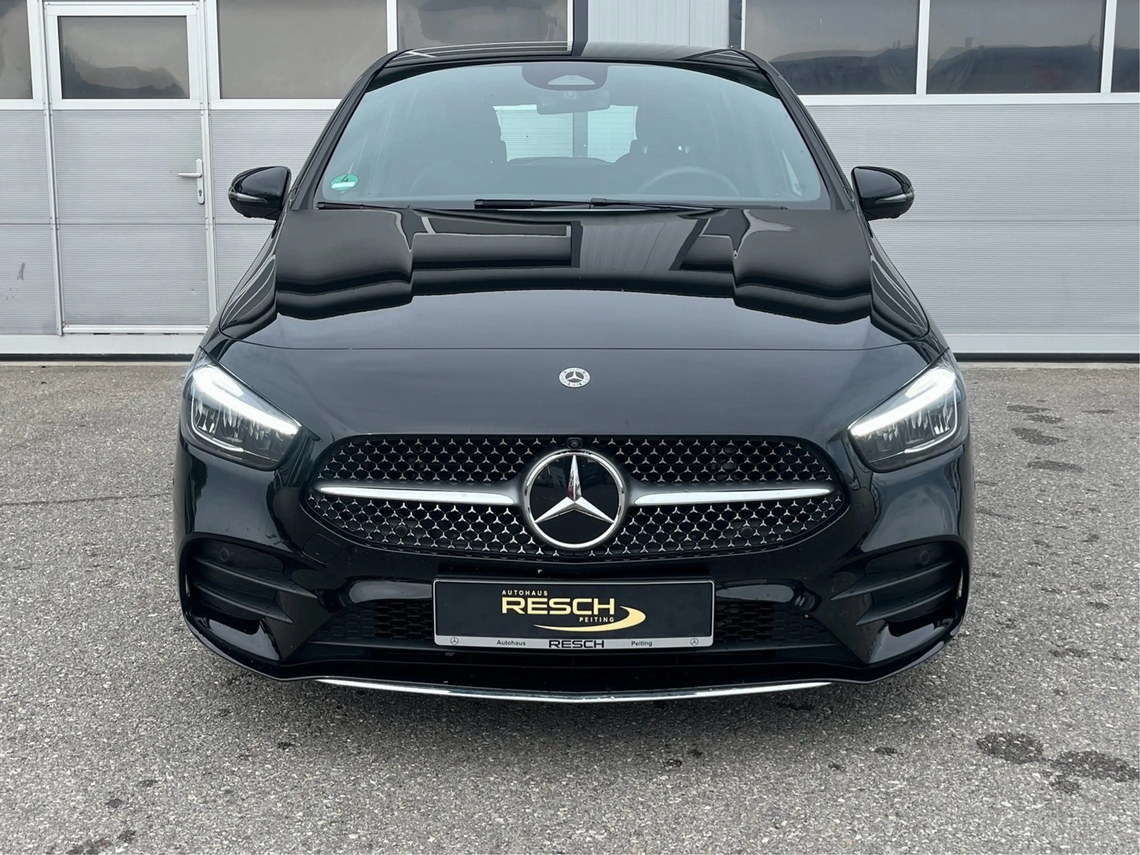 Mercedes-Benz B 220 4MATIC AMG KeyGo LED 360° Distronic — photo 2