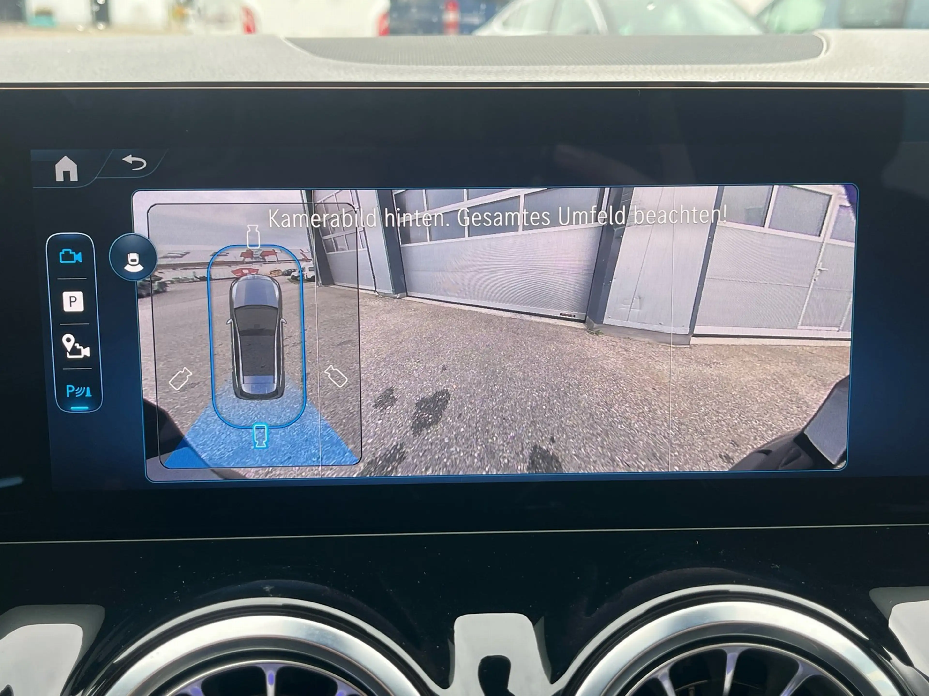 Mercedes-Benz B 220 4MATIC AMG KeyGo LED 360° Distronic — photo 15