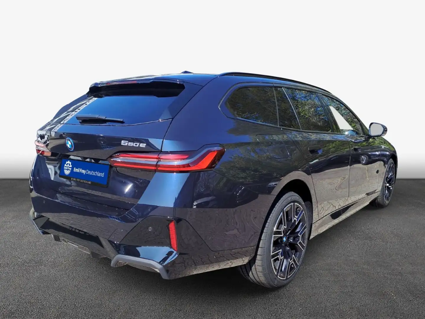 BMW 550 e xDrive Touring Aut. *Pano*AHK*SHZ*HiFi* Schwarz - 2