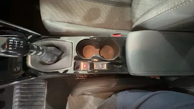 Peugeot 208 view 17