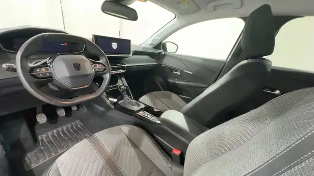 Peugeot 208 view 14
