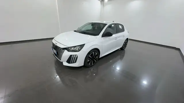 Peugeot 208 view 2