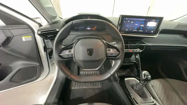 Peugeot 208 view 19