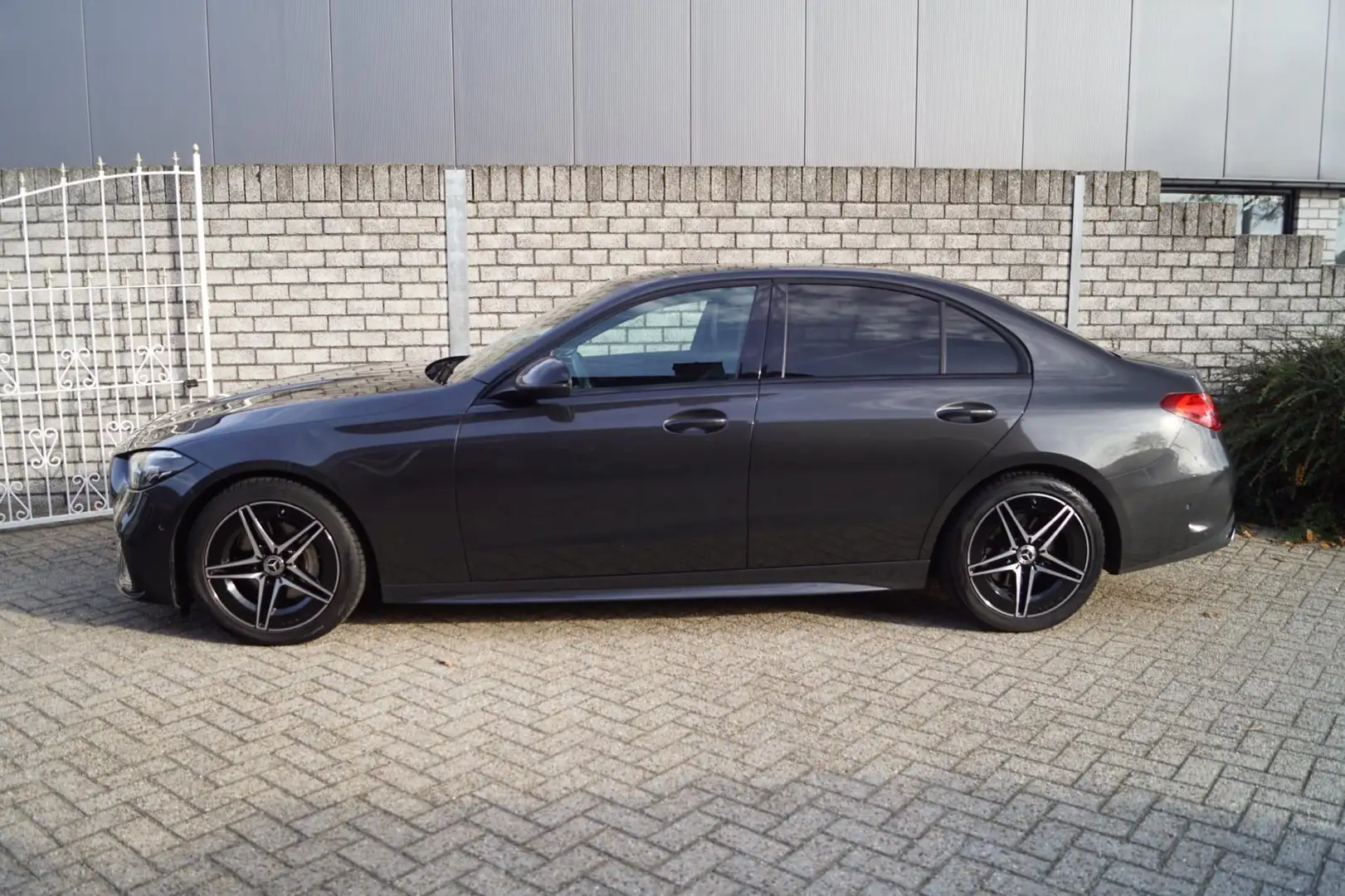 Mercedes-Benz C 180 AMG Line Autom Leder/Alcantara Sportst Stoelverw N Grijs - 2