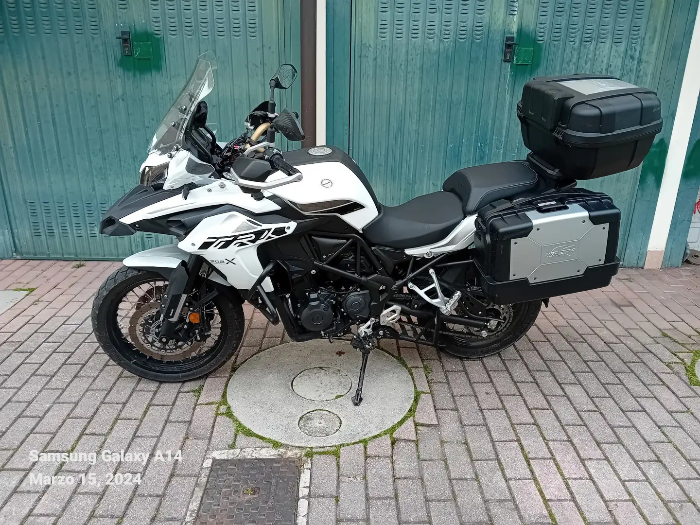 Benelli TRK 502 Alb - 1