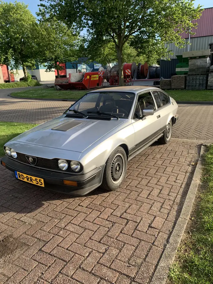Alfa Romeo GTV 6/2.5, foto 3