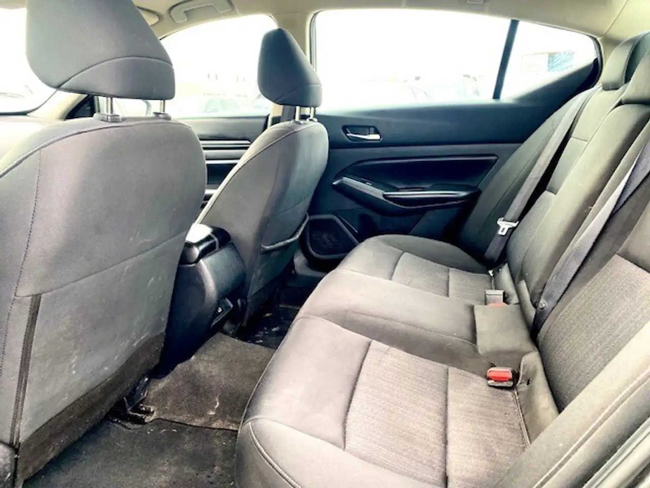 Nissan Altima снимка Nissan Altima