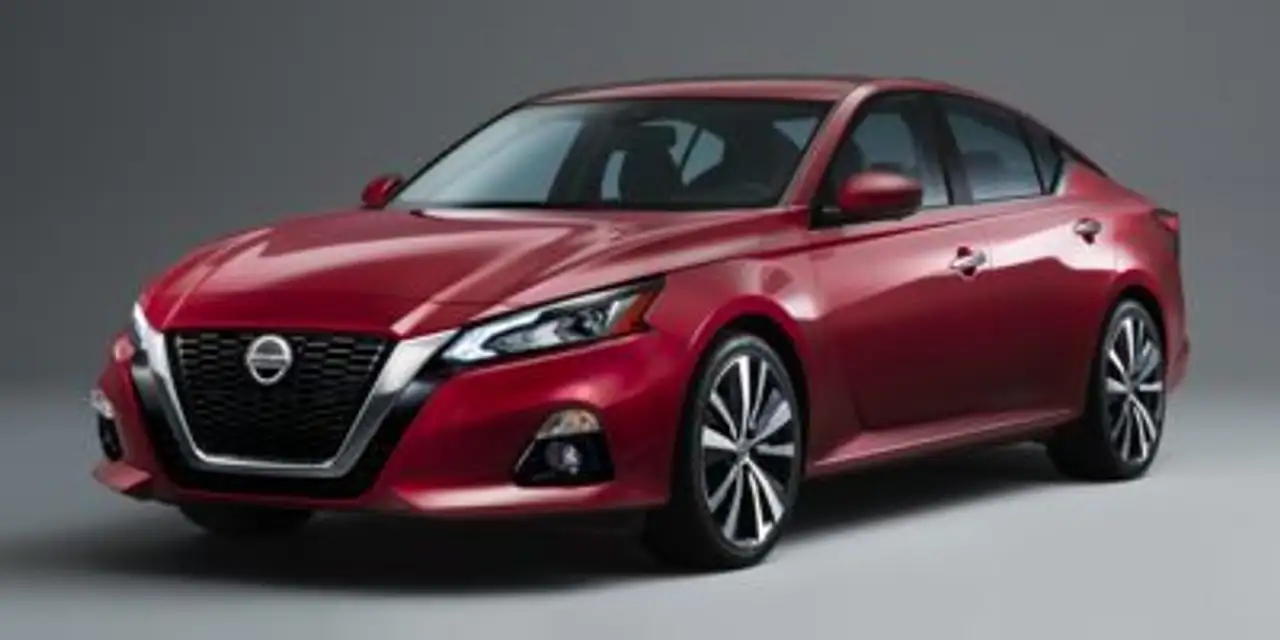 Nissan Altima снимка Nissan Altima