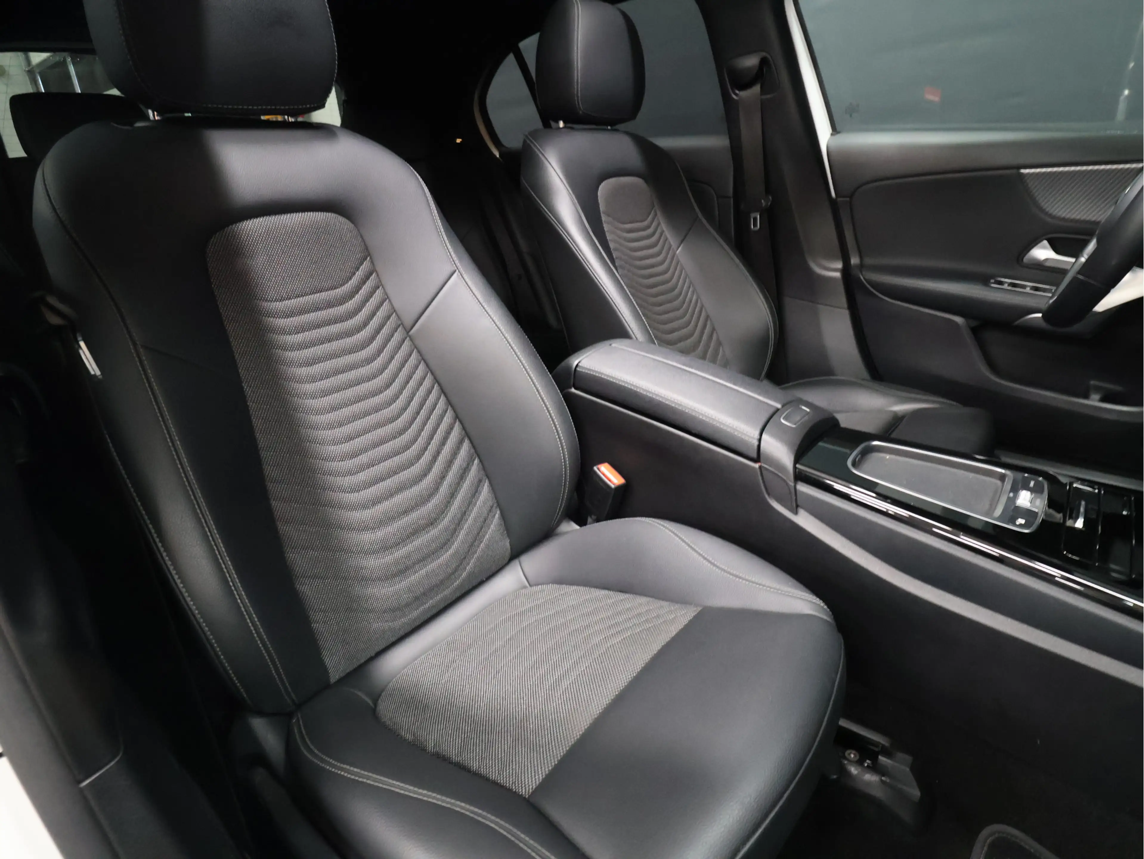 Mercedes-Benz A 180 Business Line [SCHUIFKANTELDAK, 360 CAMERA, STOELV — photo 7