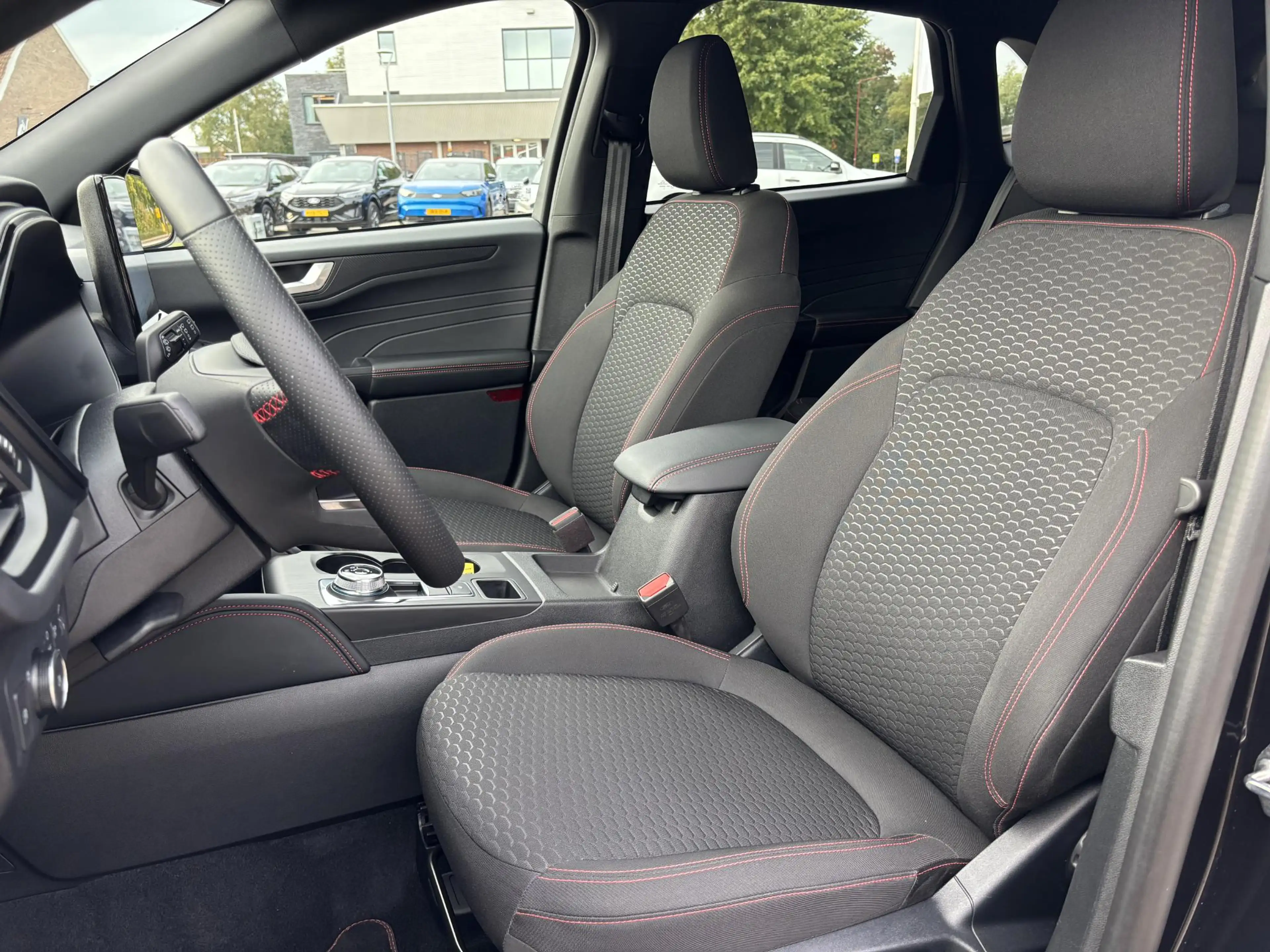 Ford Kuga 2.5 PHEV ST-Line 243pk Wegklapbare Trekhaak | Wint — photo 11