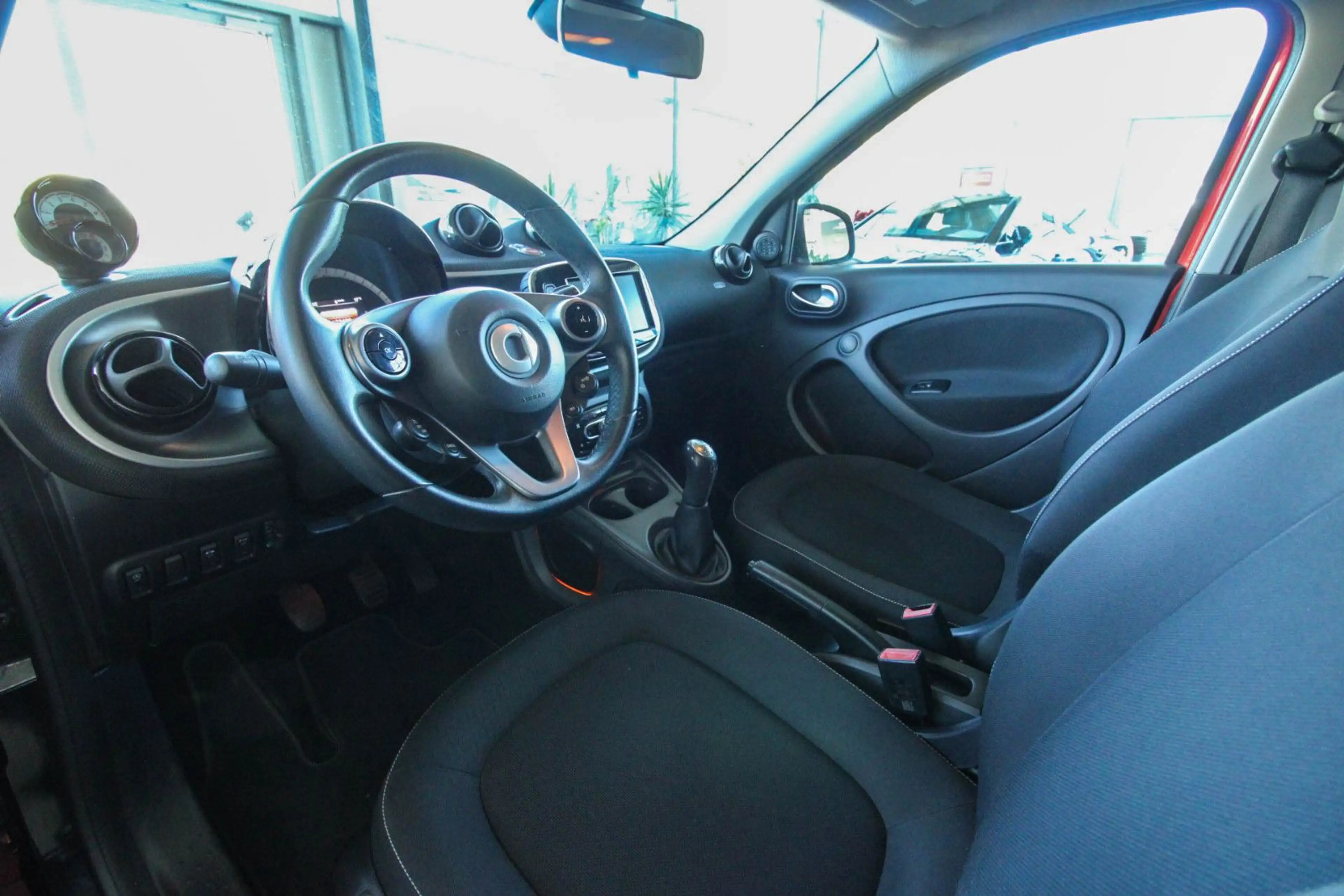 smart forFour Passion/Kamera/SHZ/Klima/Navi/MirrorLink — photo 10