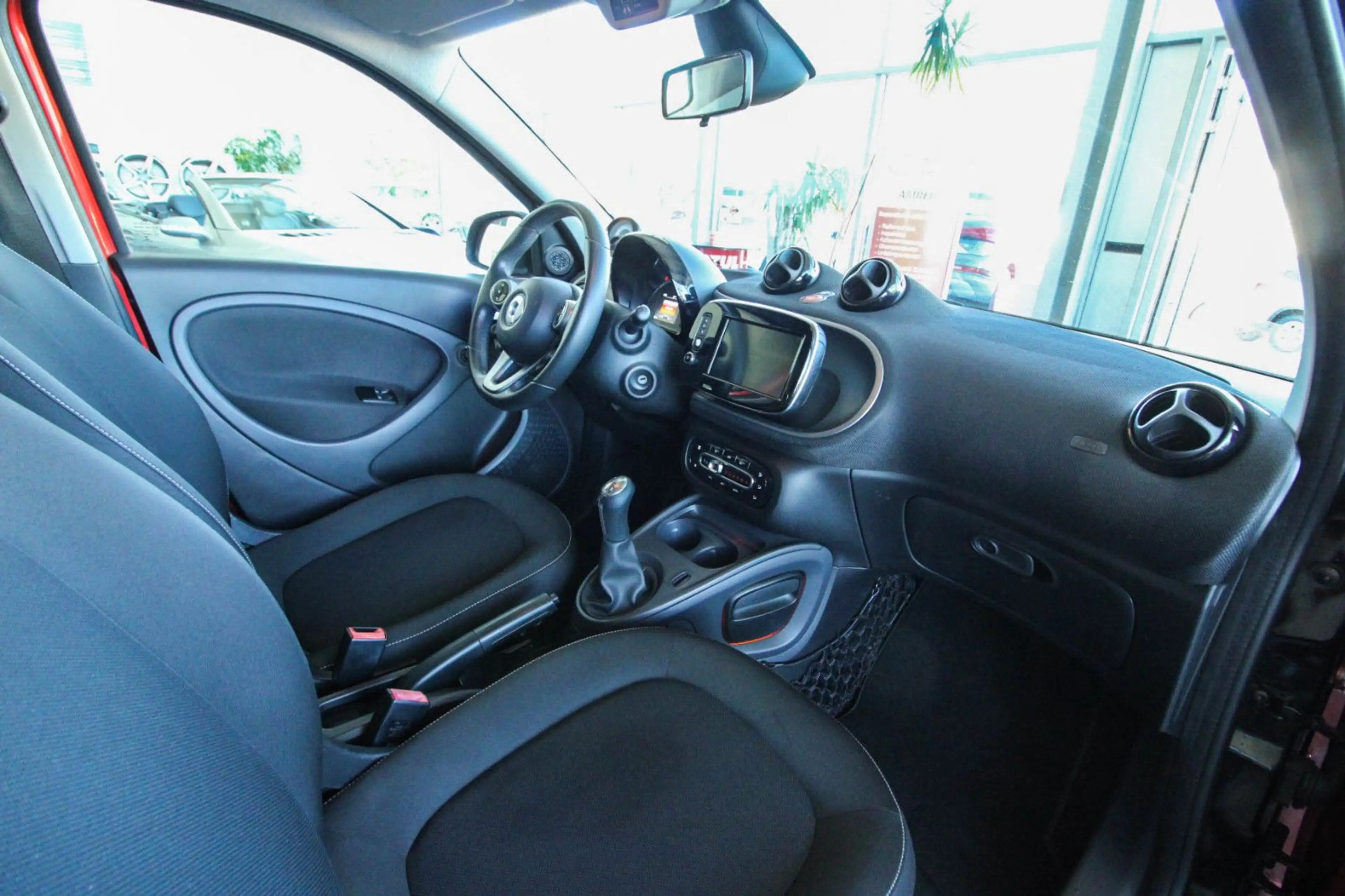 smart forFour Passion/Kamera/SHZ/Klima/Navi/MirrorLink — photo 13