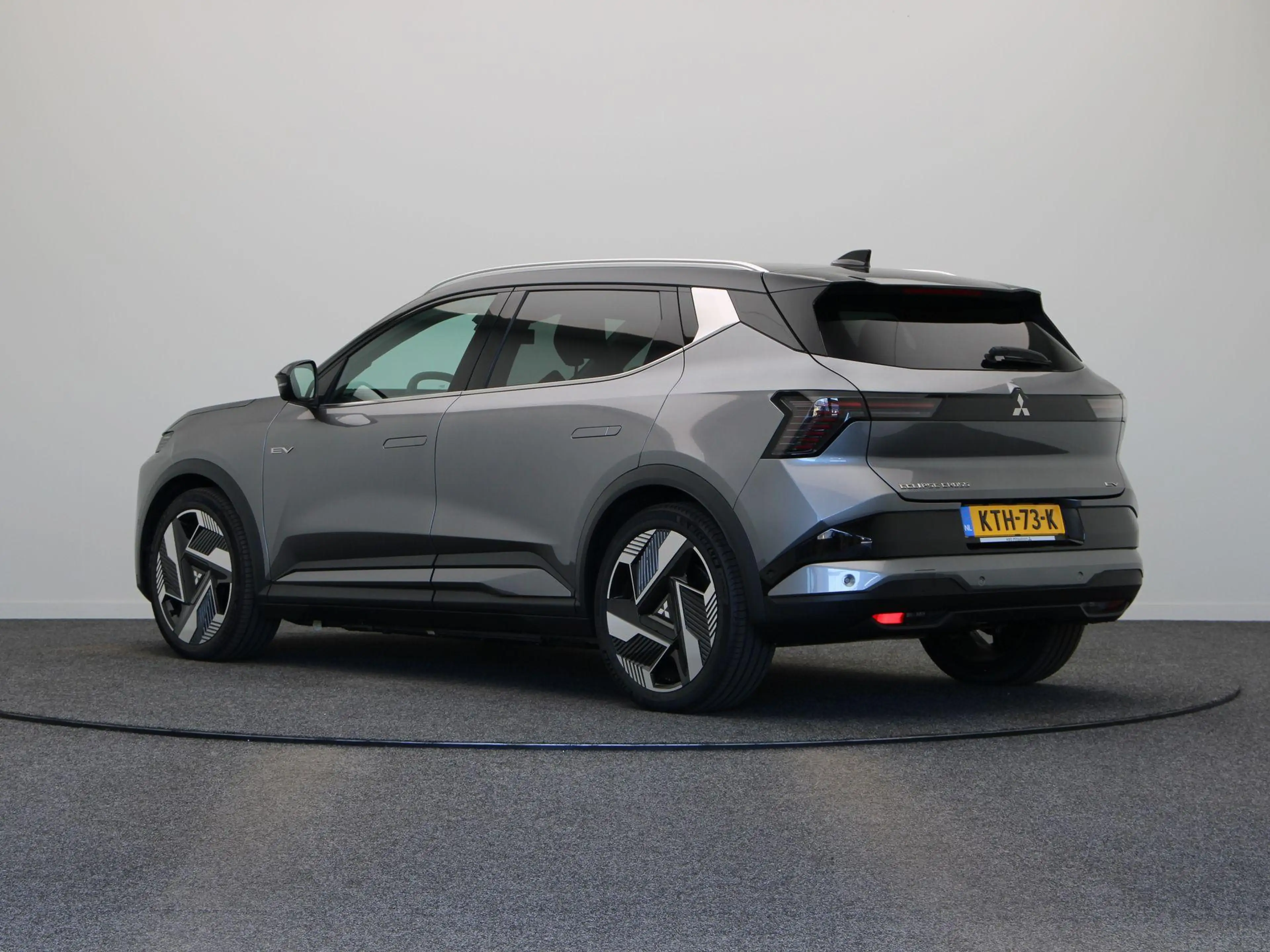 Mitsubishi Eclipse Cross Instyle 87 kWh | 20" LMV | Lederen bekleding | Ele — photo 2