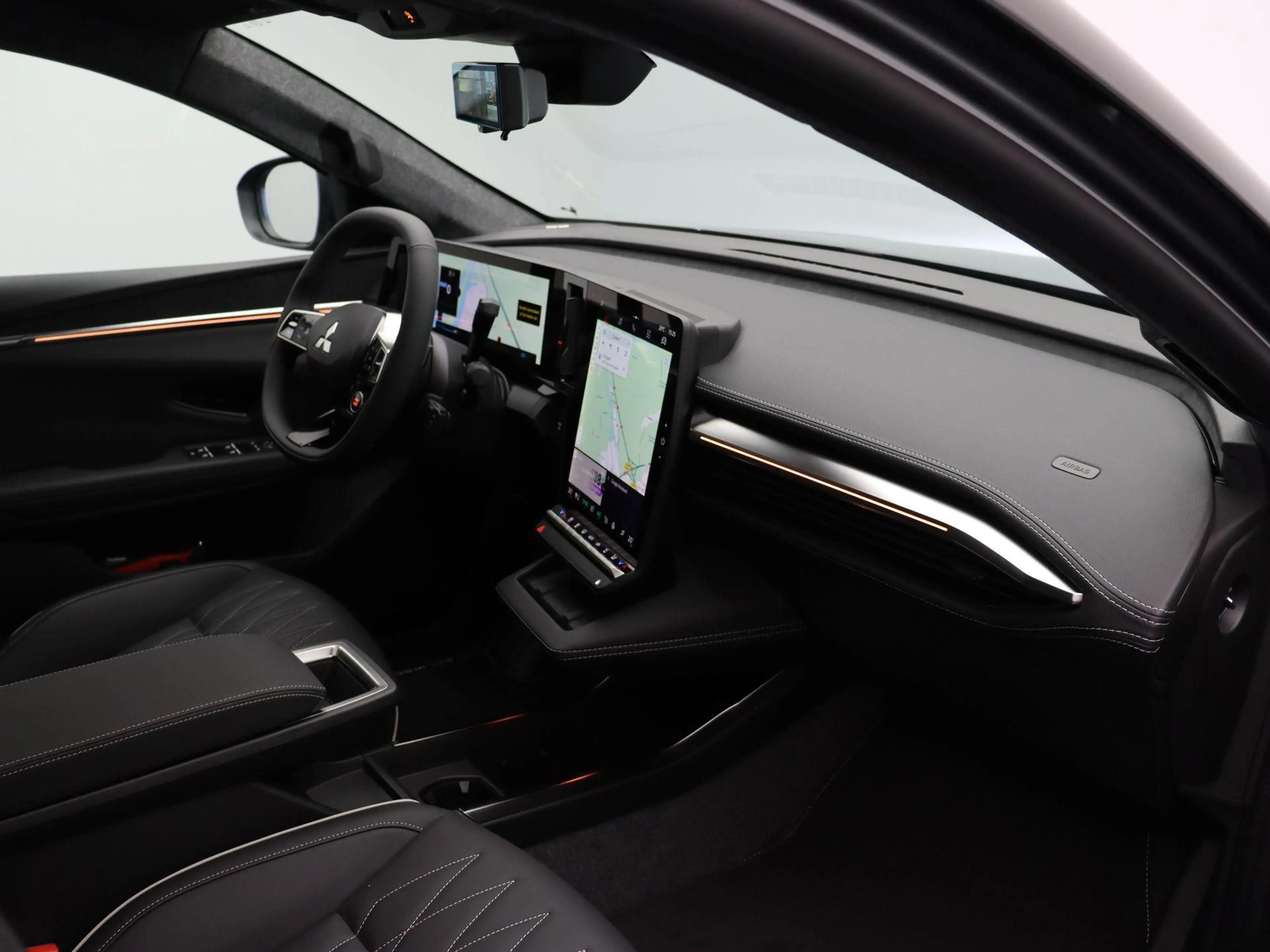 Mitsubishi Eclipse Cross Instyle 87 kWh | 20" LMV | Lederen bekleding | Ele — photo 15