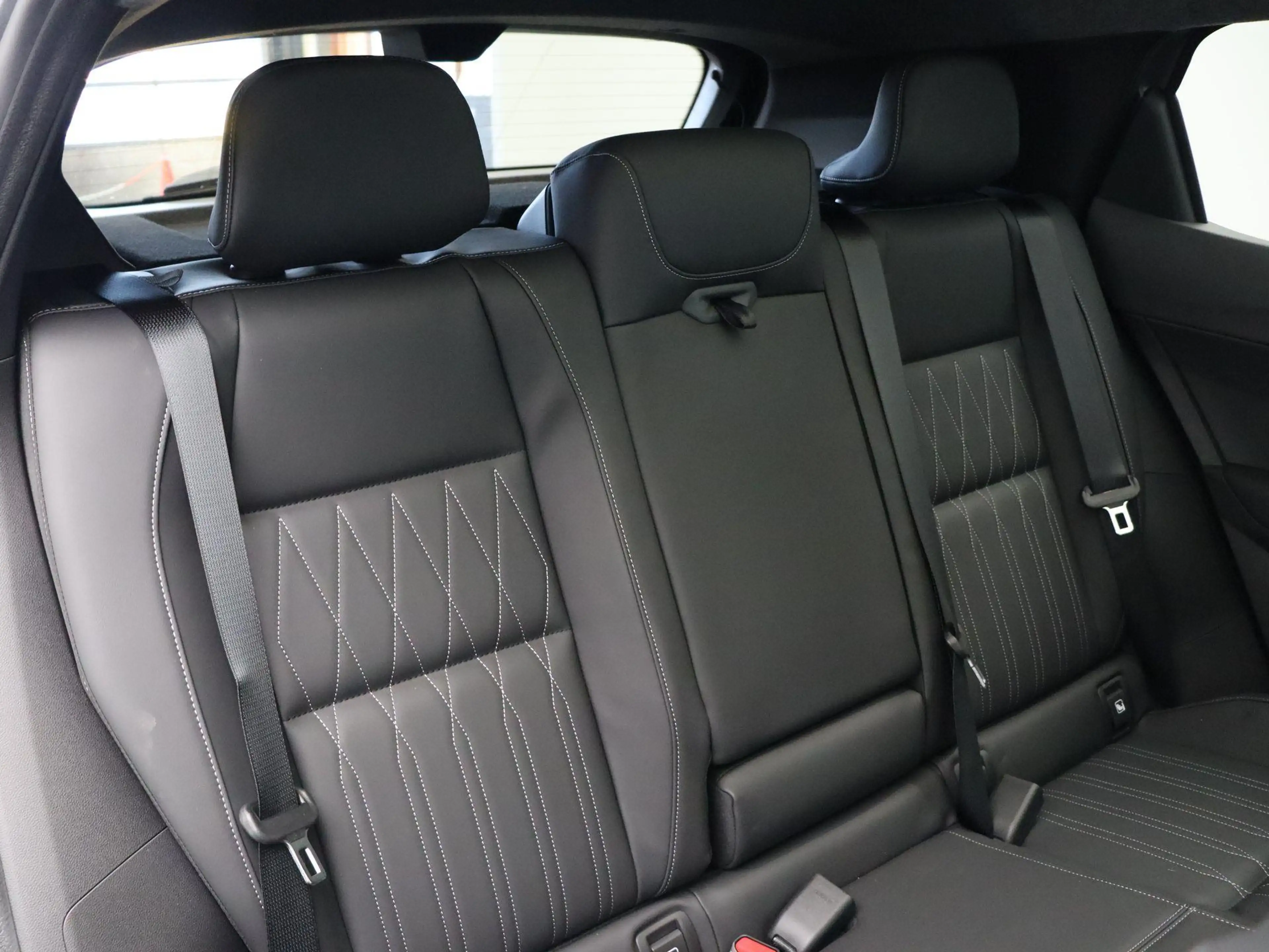 Mitsubishi Eclipse Cross Instyle 87 kWh | 20" LMV | Lederen bekleding | Ele — photo 9