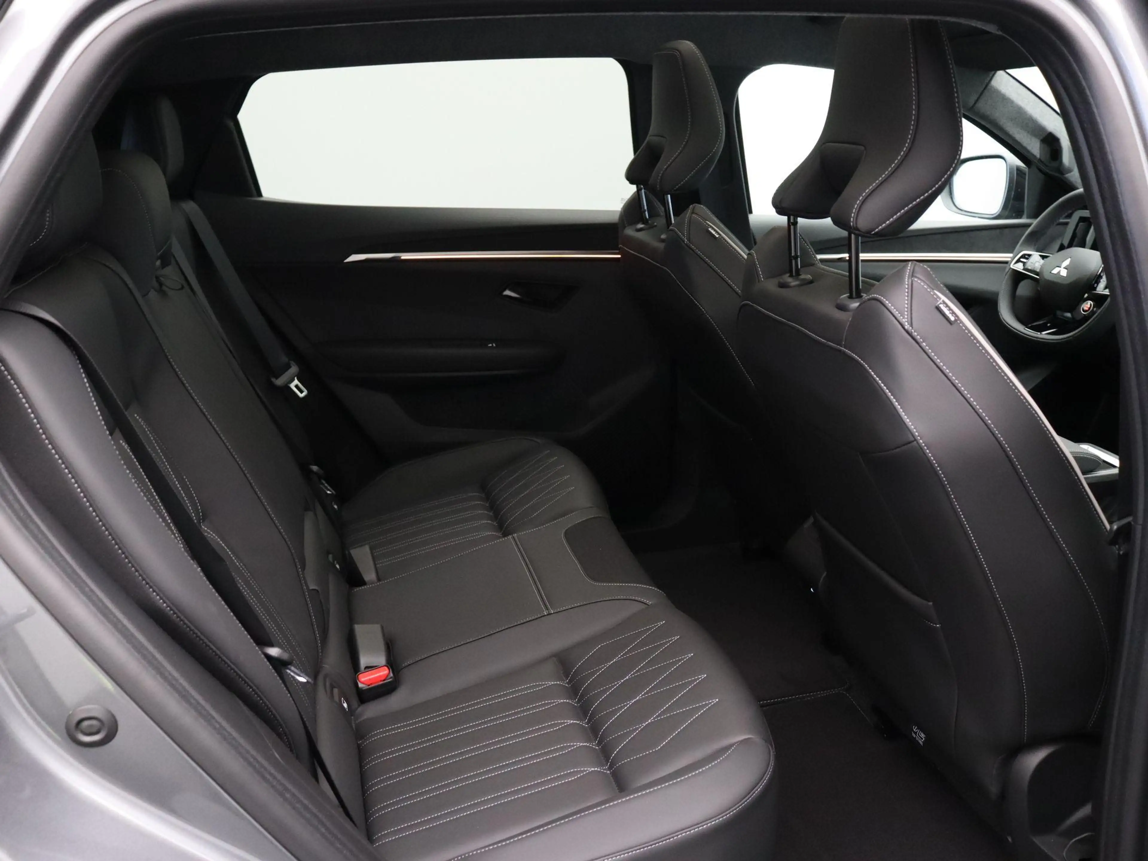 Mitsubishi Eclipse Cross Instyle 87 kWh | 20" LMV | Lederen bekleding | Ele — photo 8