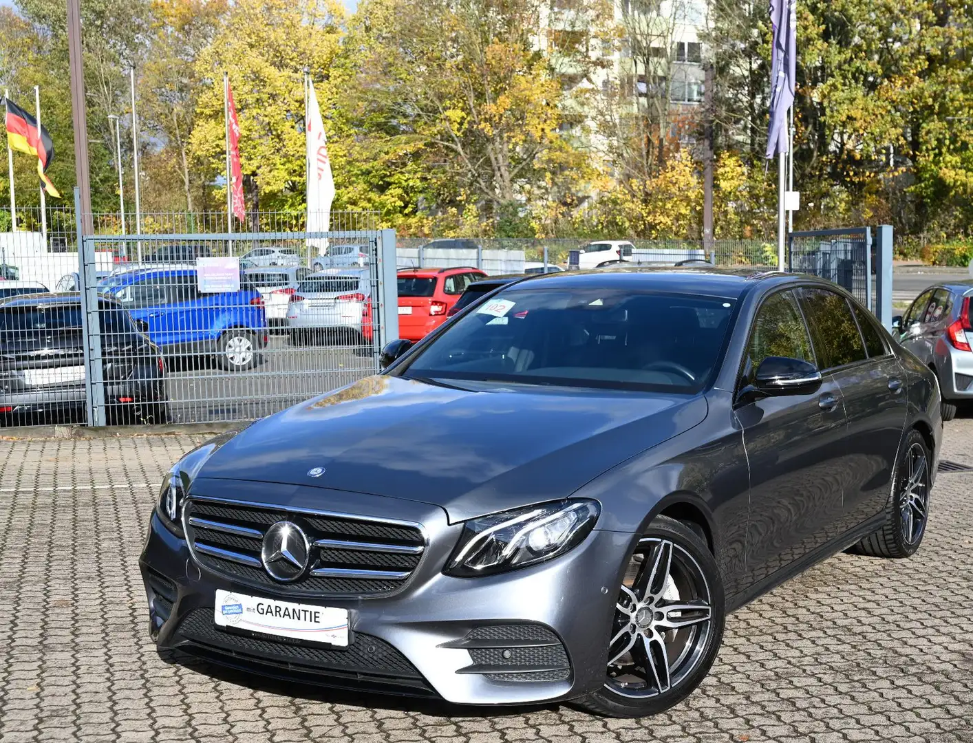 Mercedes-Benz E 200 E -Klasse E 200 AMG Line Leder COMAND LEDhP CAM Grau - 1