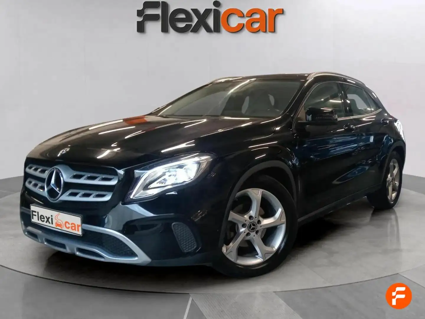 Mercedes-Benz GLA 180 Urban Negro - 2