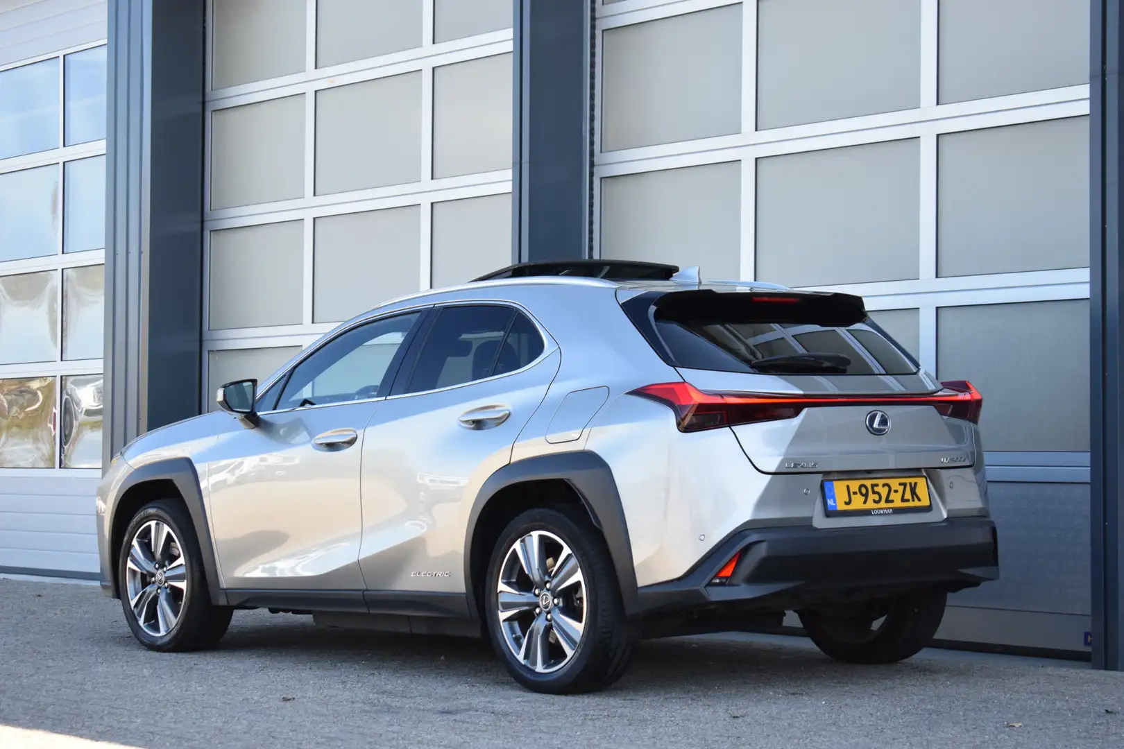 Lexus UX 300e Executive 54 kWh Panodak! | Mark Levinson Sound Gris - 2