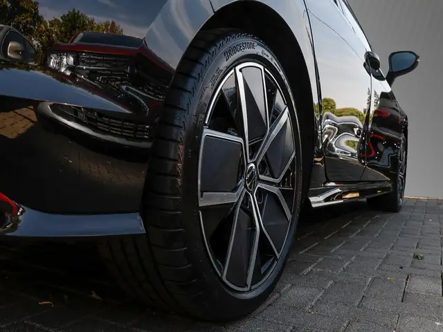 Volkswagen Golf view 7