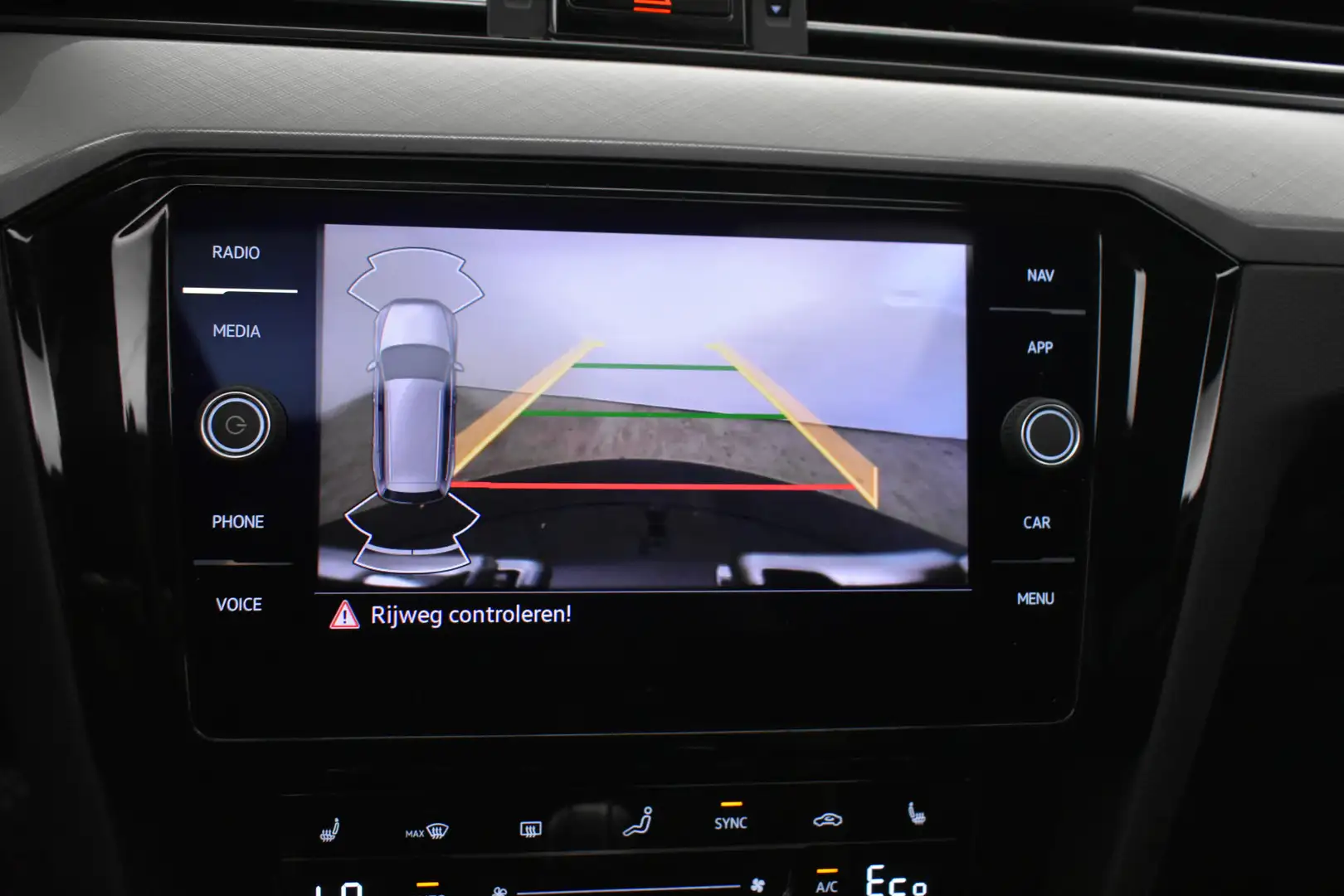 Volkswagen Passat Variant 1.4 TSI PHEV GTE Trekhaak Pano Camera Grigio - 2