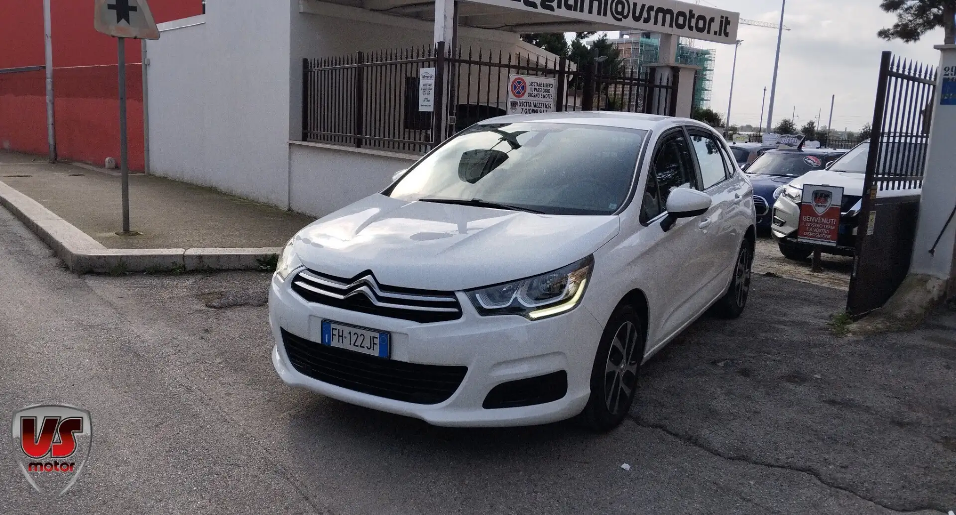 Citroen C4 BlueHDi 120 S&S Feel Fehér - 2
