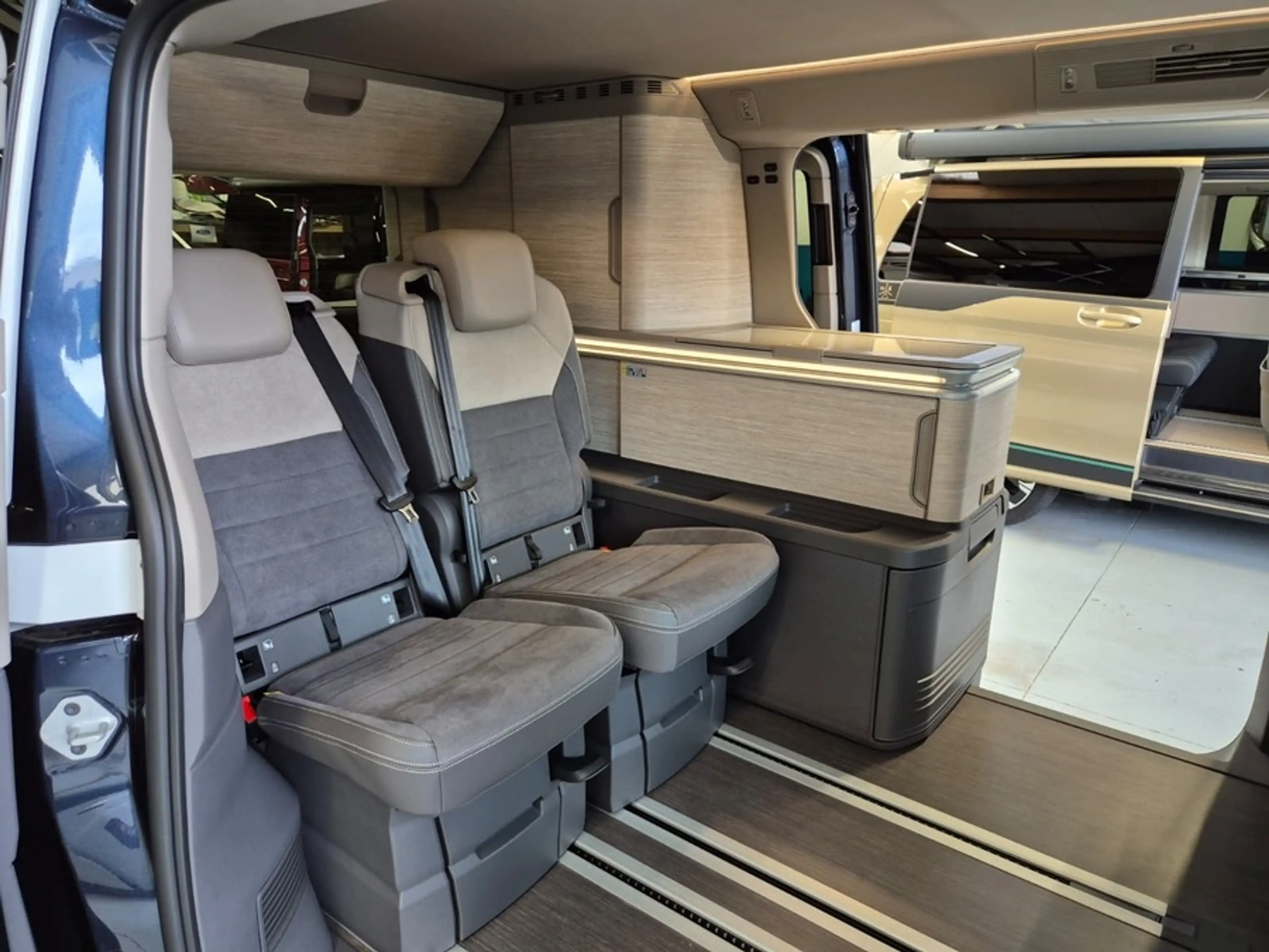 Volkswagen T7 California OCEAN eHybrid/Benzine — photo 6