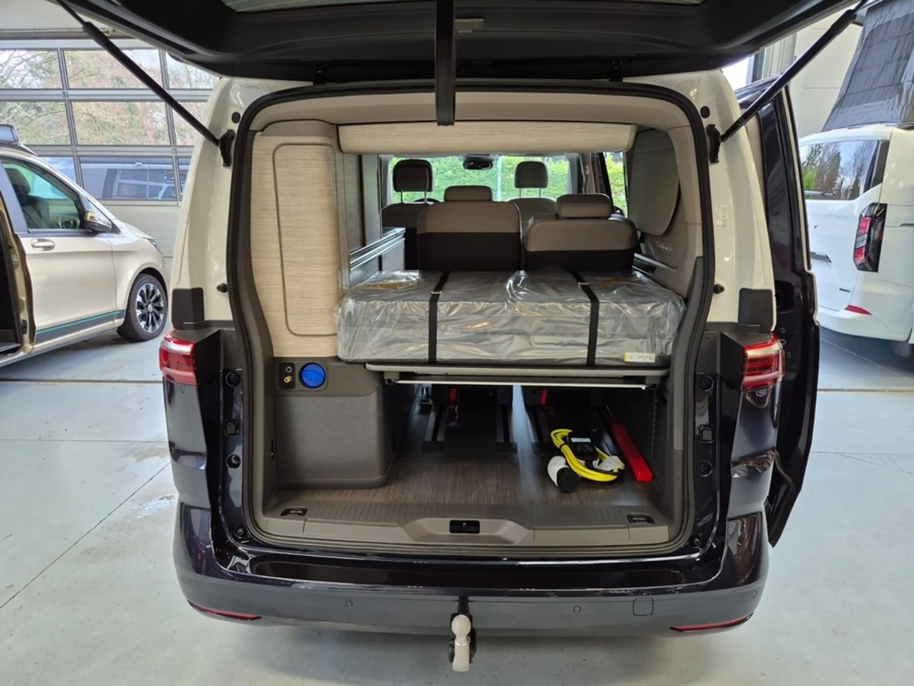 Volkswagen T7 California OCEAN eHybrid/Benzine — photo 3