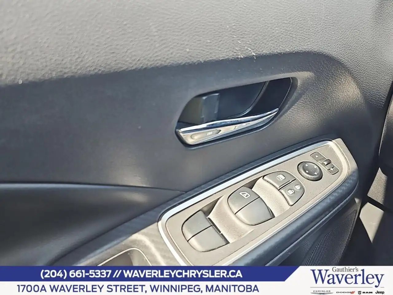 Nissan Versa снимка Nissan Versa