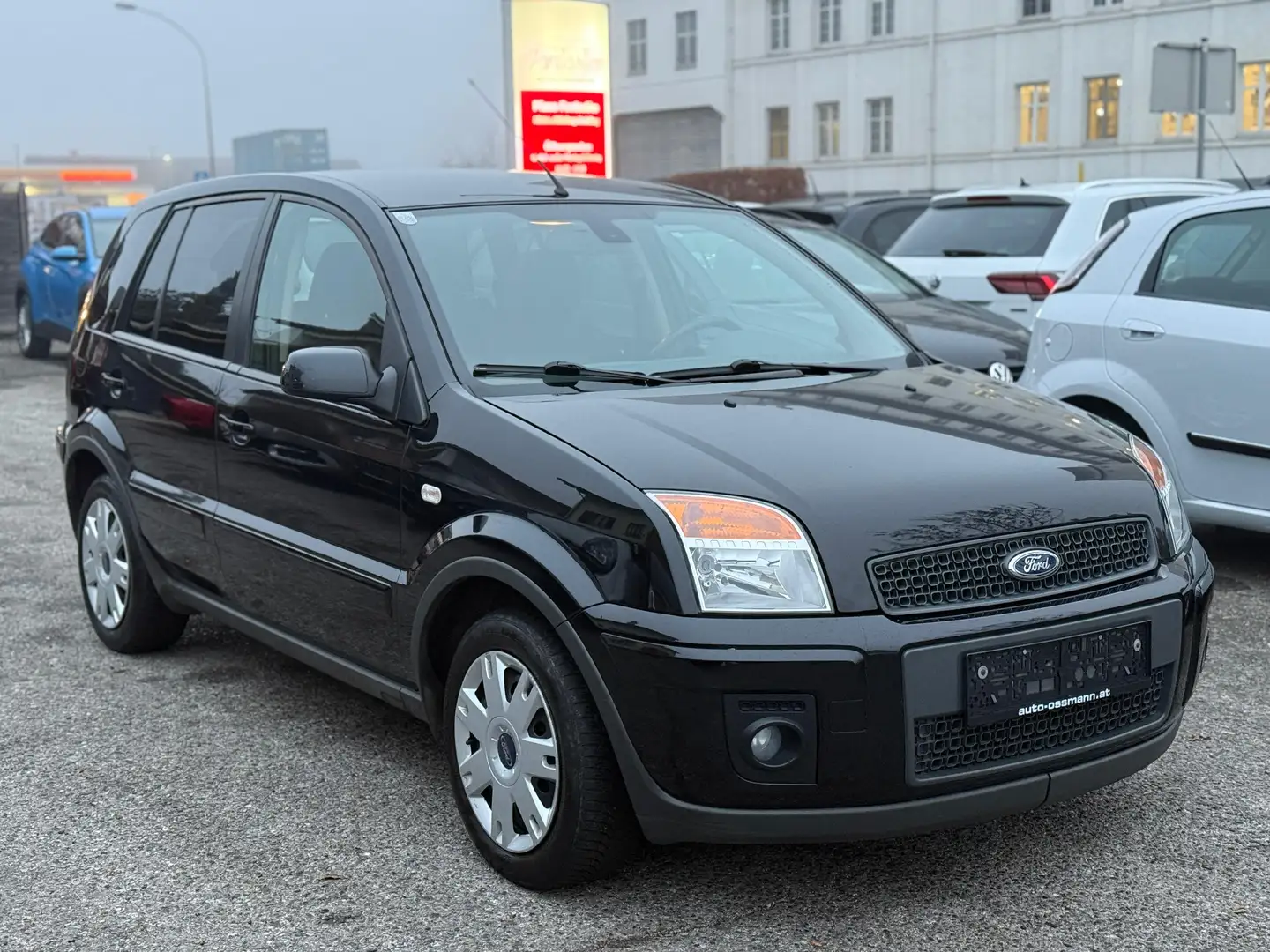 Ford Fusion 1.4 16V 1.Besitz TÜV NEU Schwarz - 1
