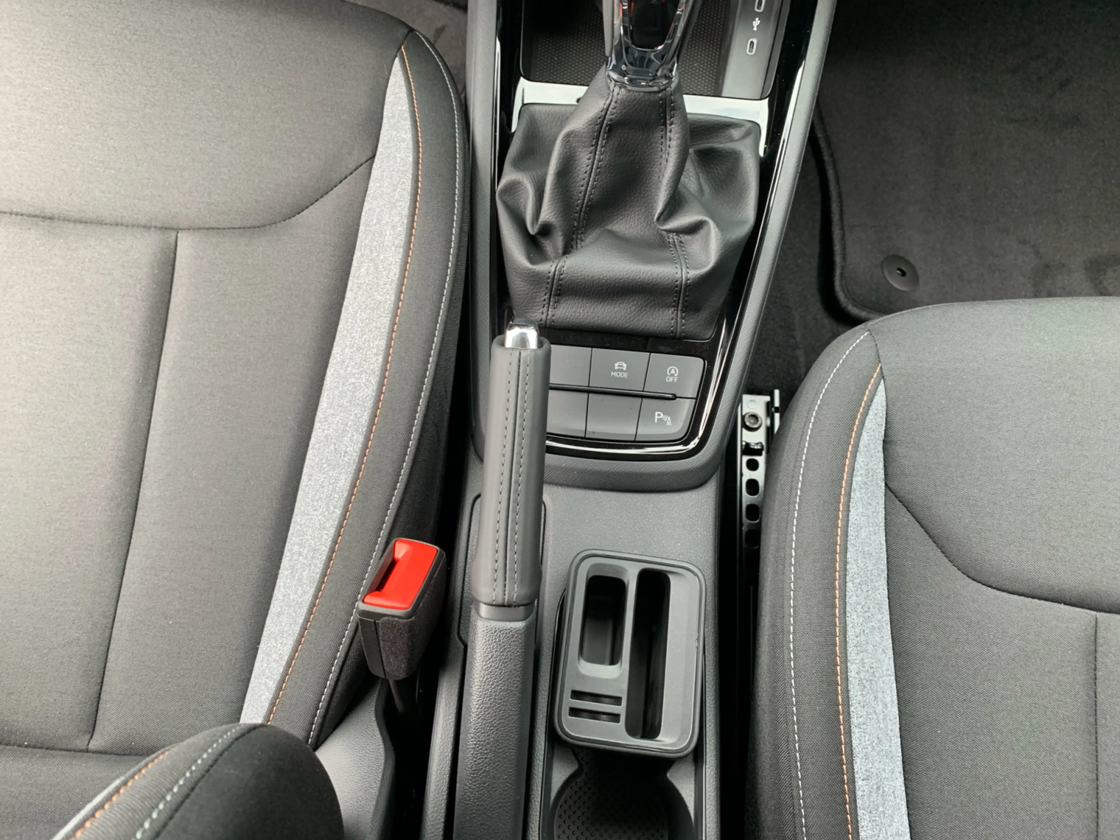 Skoda Kamiq Selection 1,0TSI 116PS DSG PDC KAM Kessy — photo 8