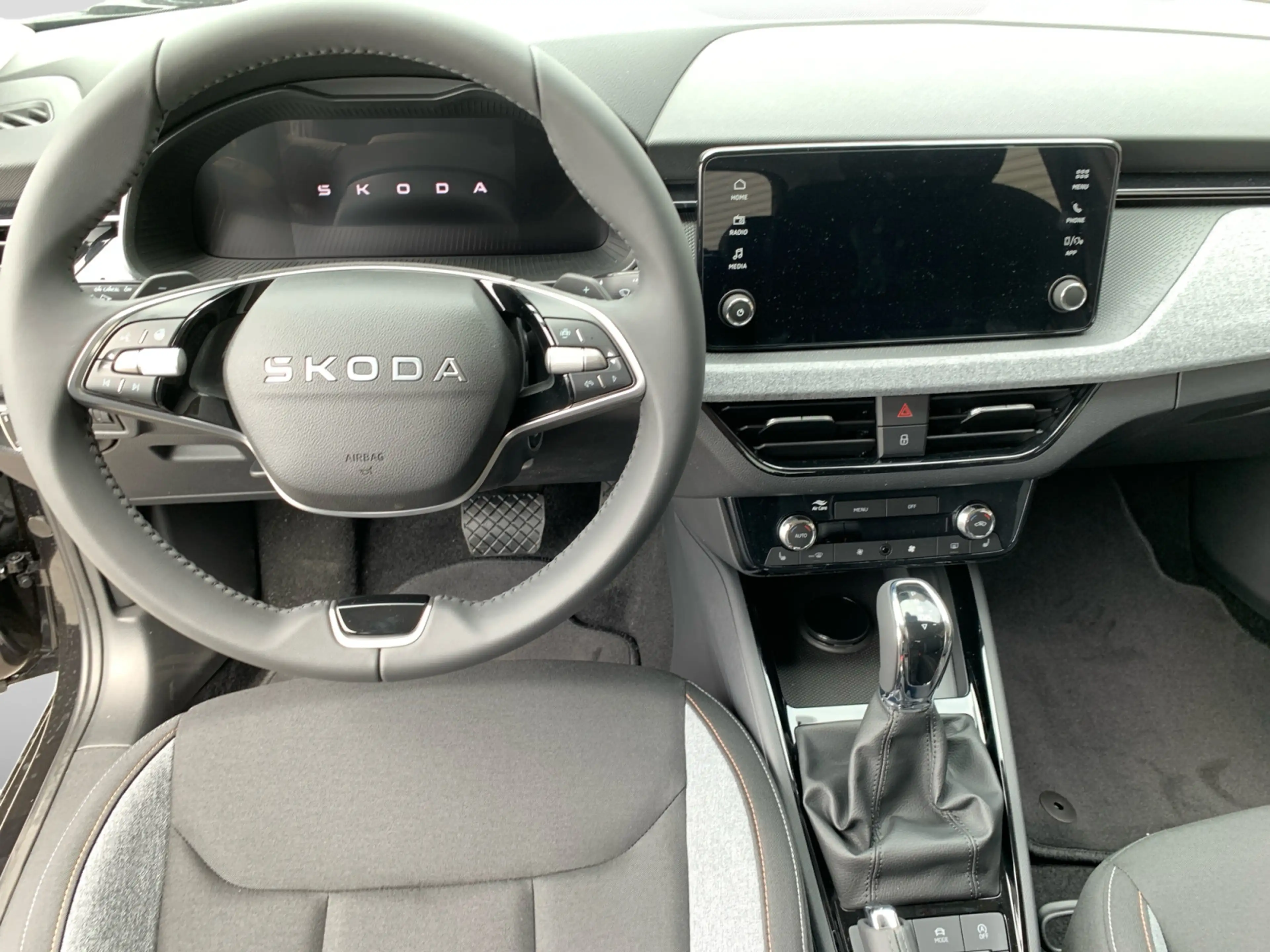 Skoda Kamiq Selection 1,0TSI 116PS DSG PDC KAM Kessy — photo 6