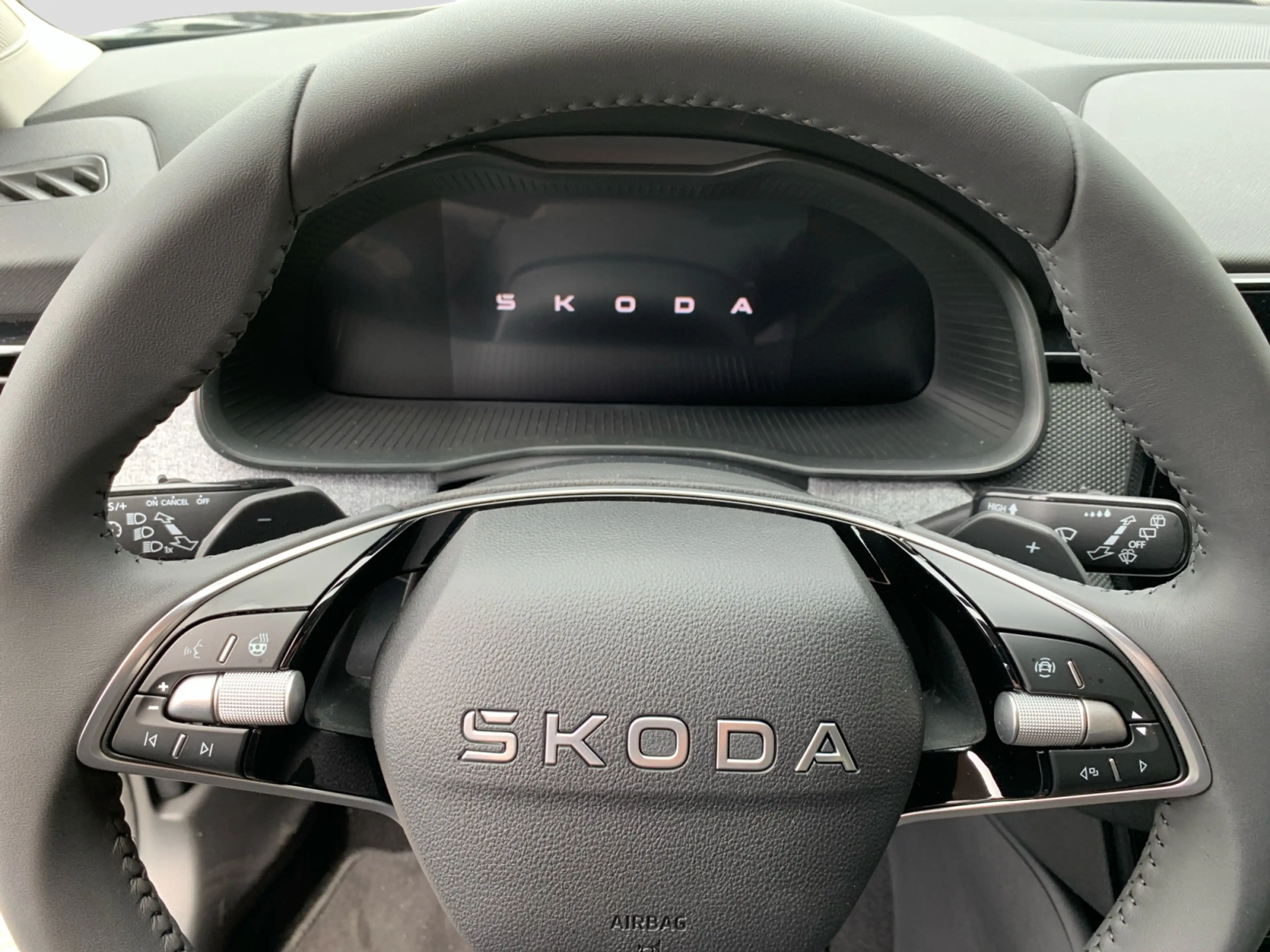 Skoda Kamiq Selection 1,0TSI 116PS DSG PDC KAM Kessy — photo 9