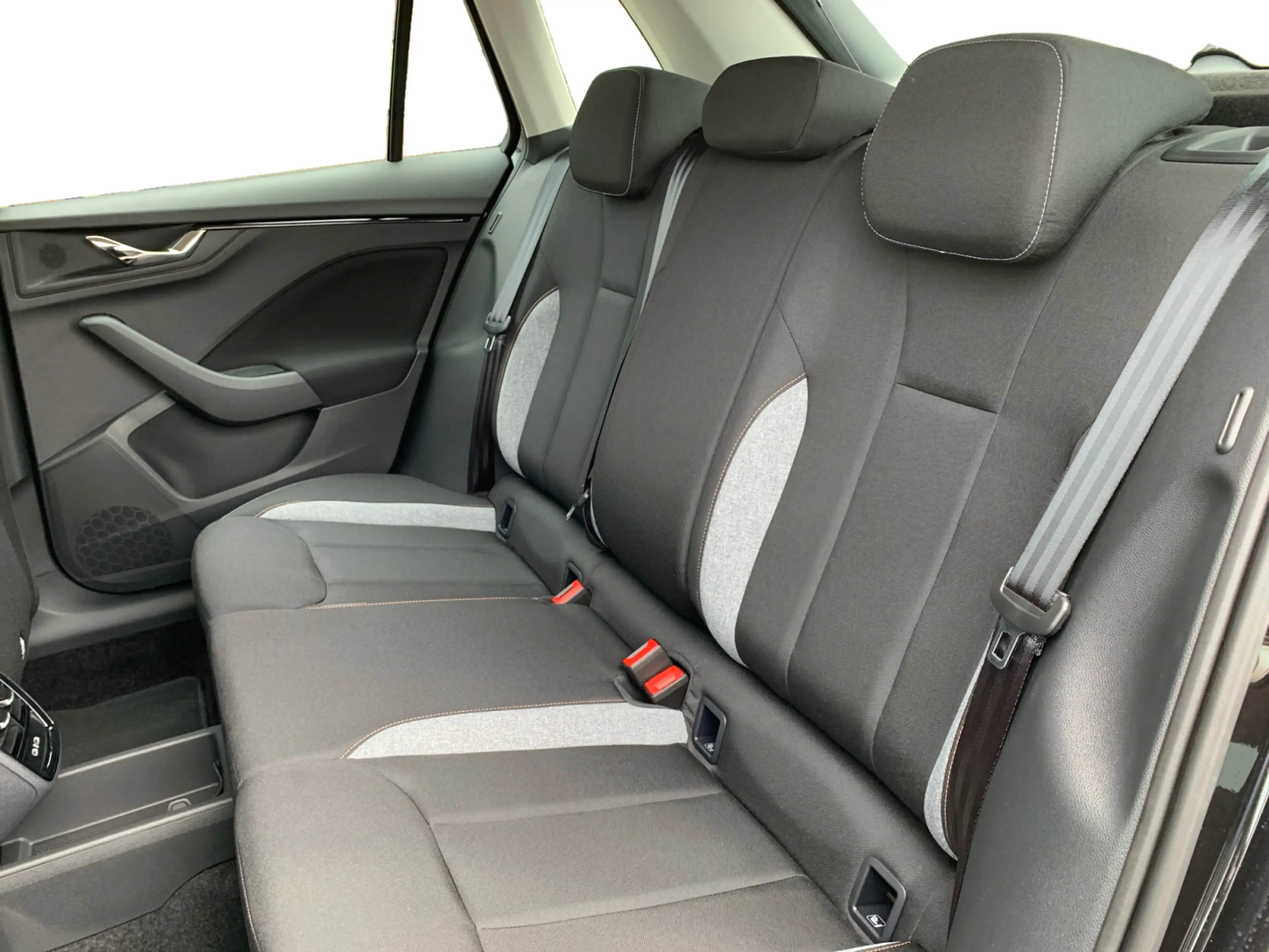 Skoda Kamiq Selection 1,0TSI 116PS DSG PDC KAM Kessy — photo 11