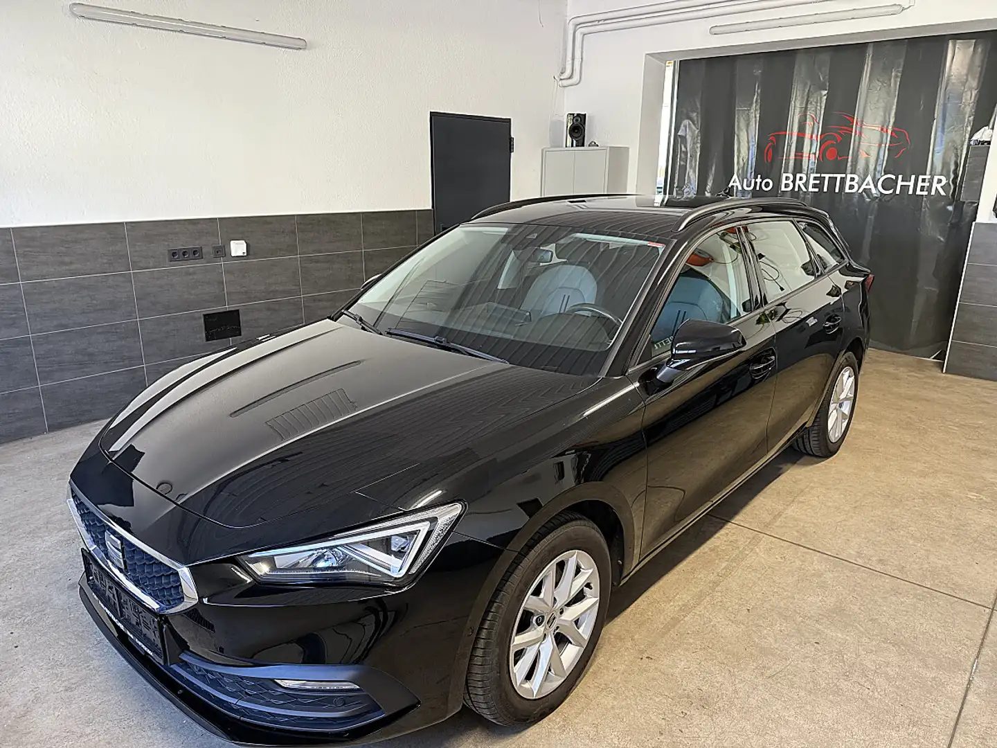 SEAT Leon Style 2.0 TDI DSG Schwarz - 1