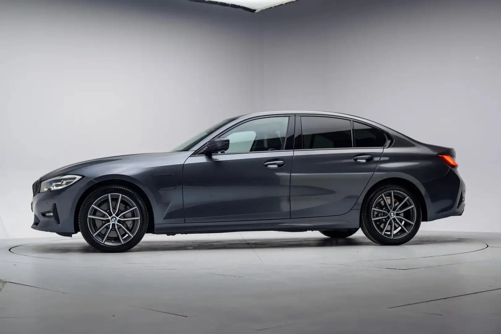 BMW 330 3-serie 330e eDrive Sportline Aut. [ Navi.Prof Spo Gris - 2