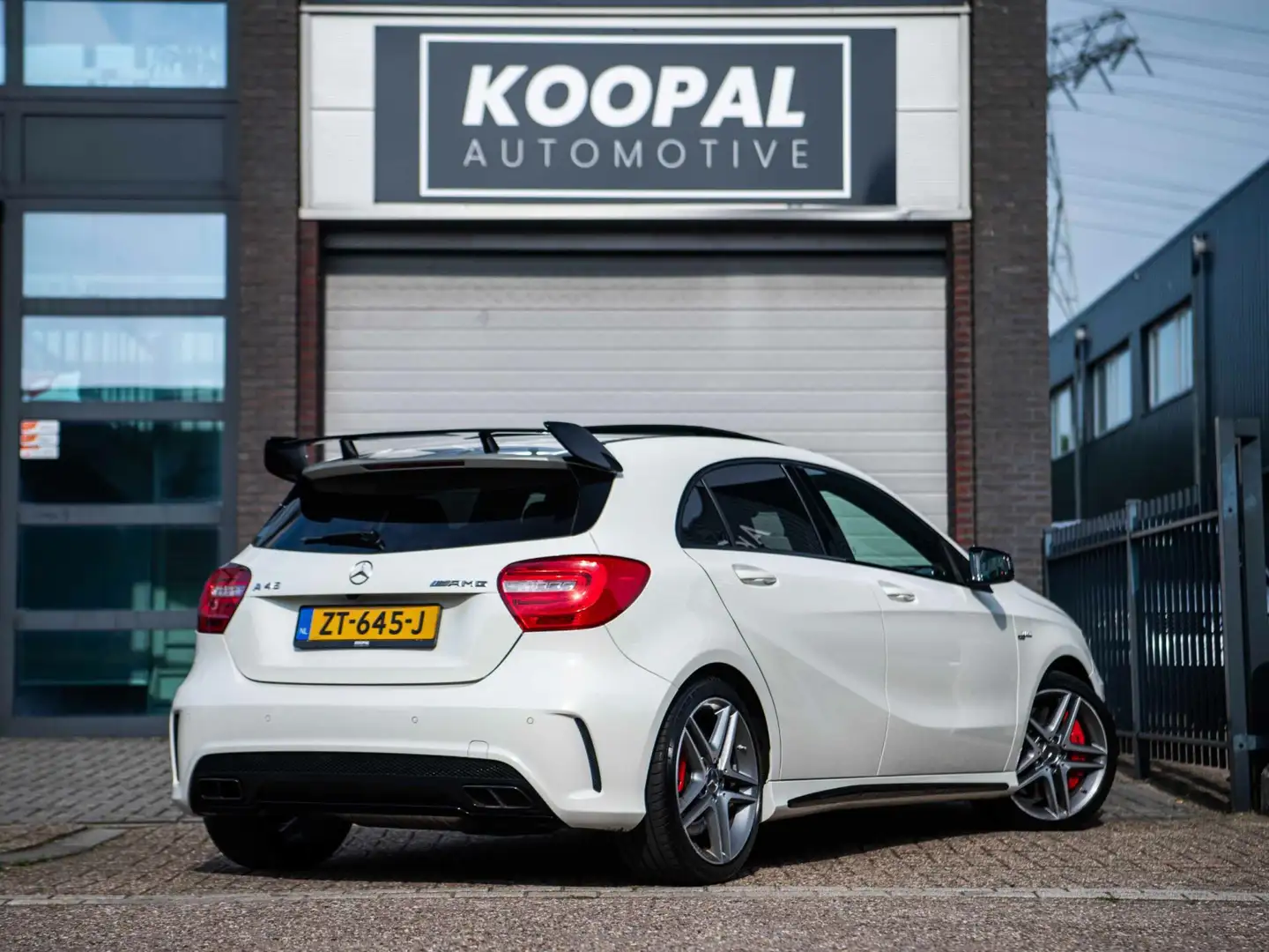 Mercedes-Benz A 45 AMG 4MATIC | Aero pakket | Schaalstoelen | Pano | Harm Weiß - 2