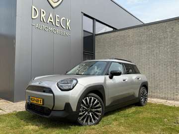 Mini (j05) 42,5 kWh Essential camera