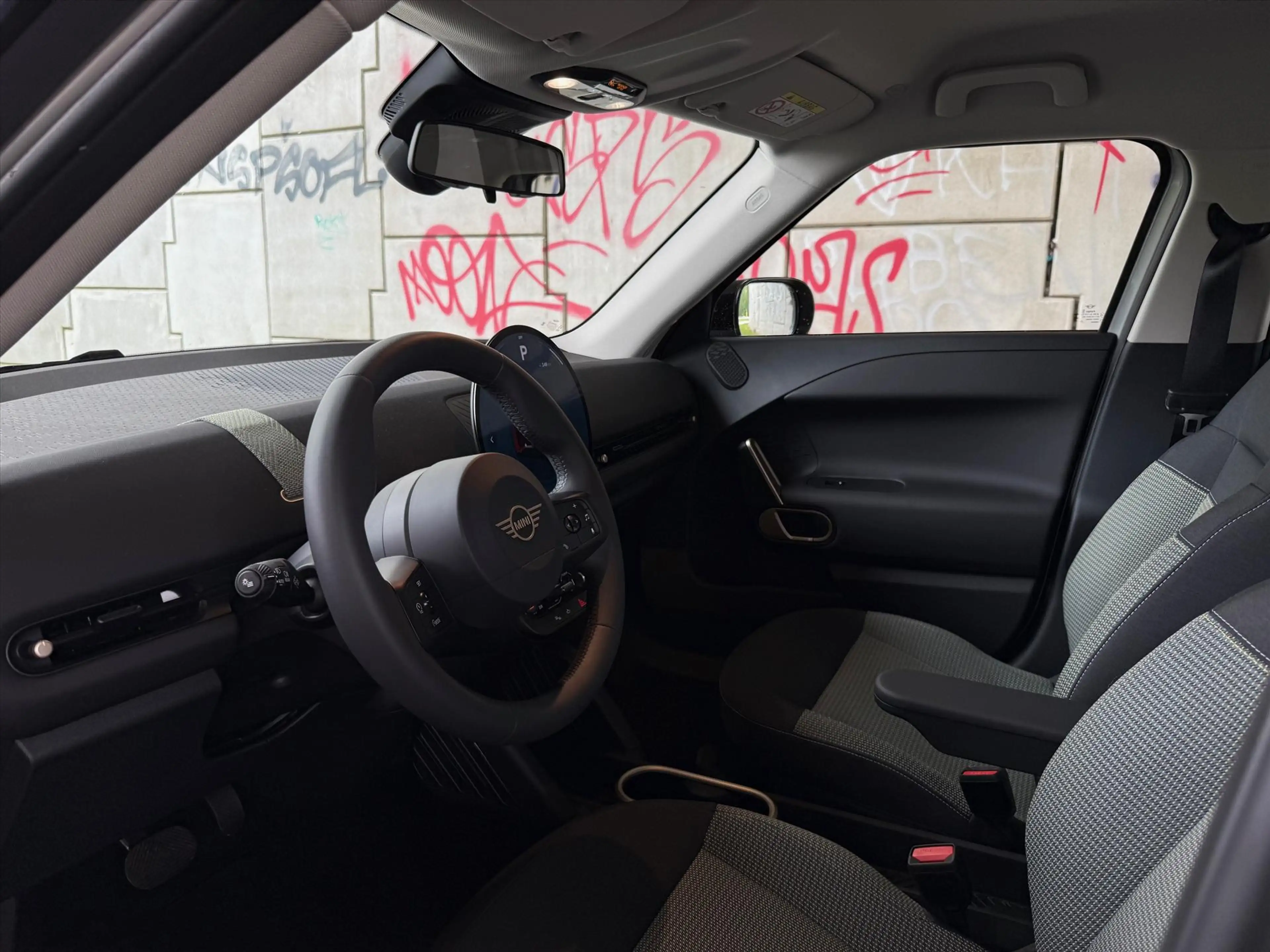 MINI Aceman Mini (j05) 42,5 kWh Essential camera — photo 8