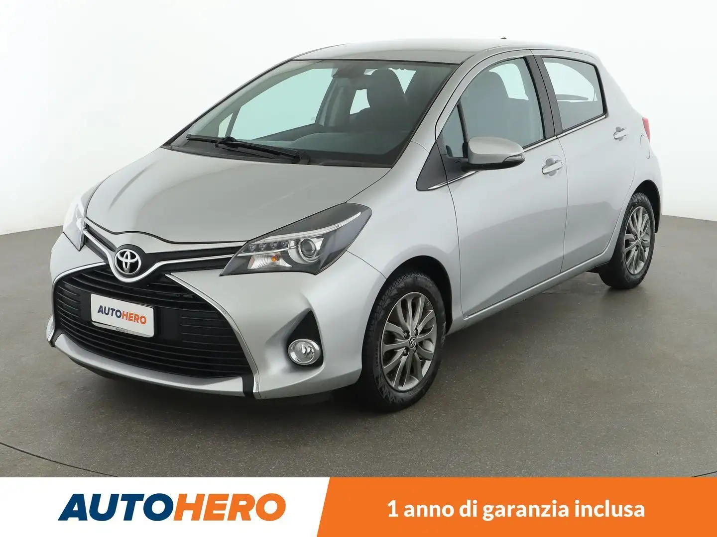 Toyota Yaris 1.33 Dual VVT-i Active Argento - 1