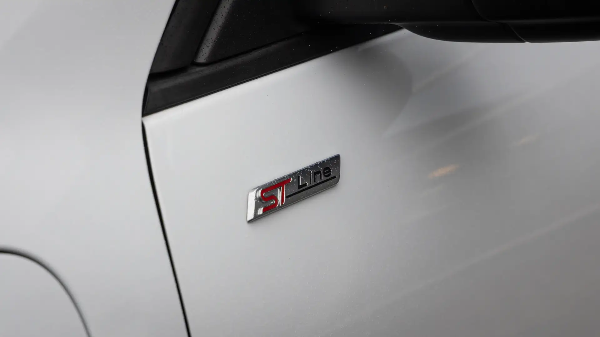 Ford Kuga 2.5 PHEV 225PK ST-Line AUTOMATIC | Lichtmetalen ve Weiß - 2