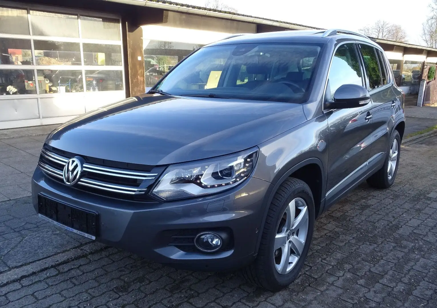 Volkswagen Tiguan Track & Style  4Mot. Top-Ausst. - 1.Hand* Grau - 1