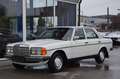 Mercedes-Benz 200 E W123 Weiß - thumbnail 2