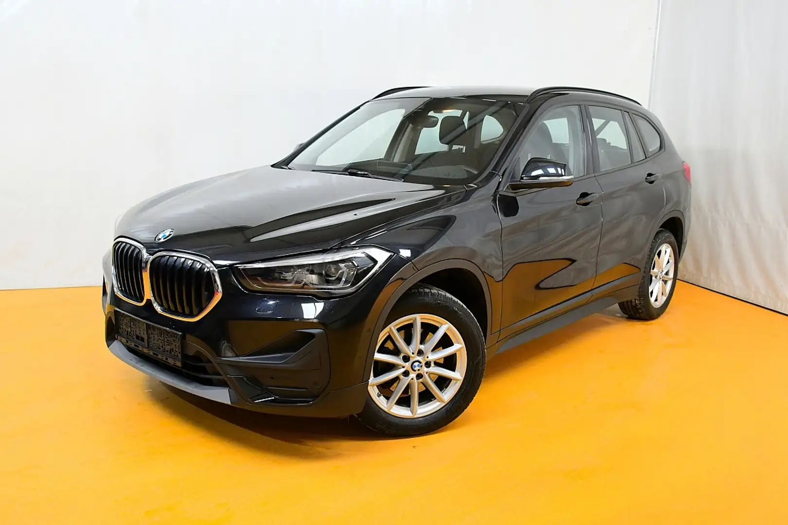 BMW X1 sDrive18d Aut. Schwarz - 1