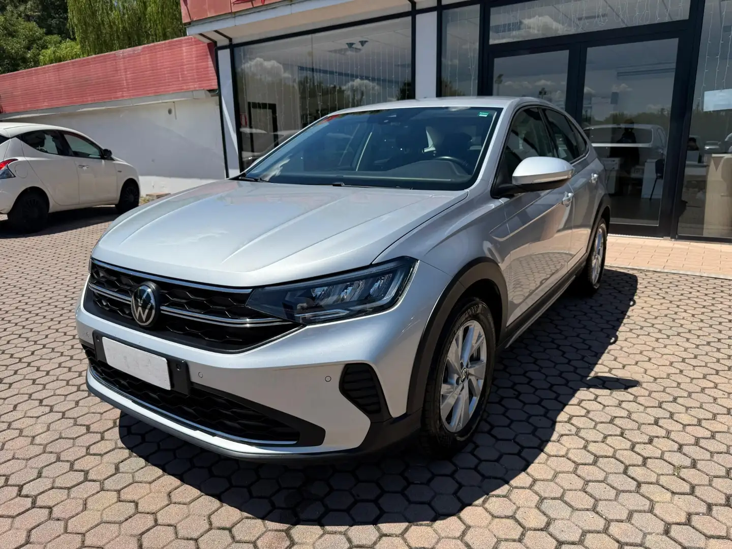 Volkswagen Taigo 1.0 TSI 95 CV Life OK NEOPATENTATI Silber - 2