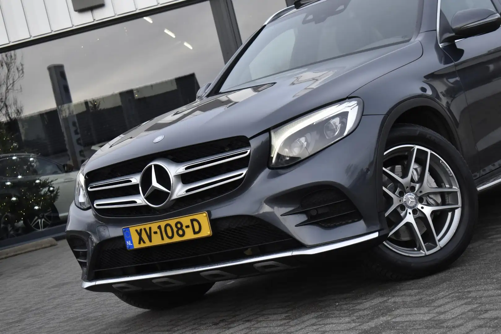 Mercedes-Benz GLC 220 220d 4Matic AMG Pano-Trekhaak-Camera Grau - 2