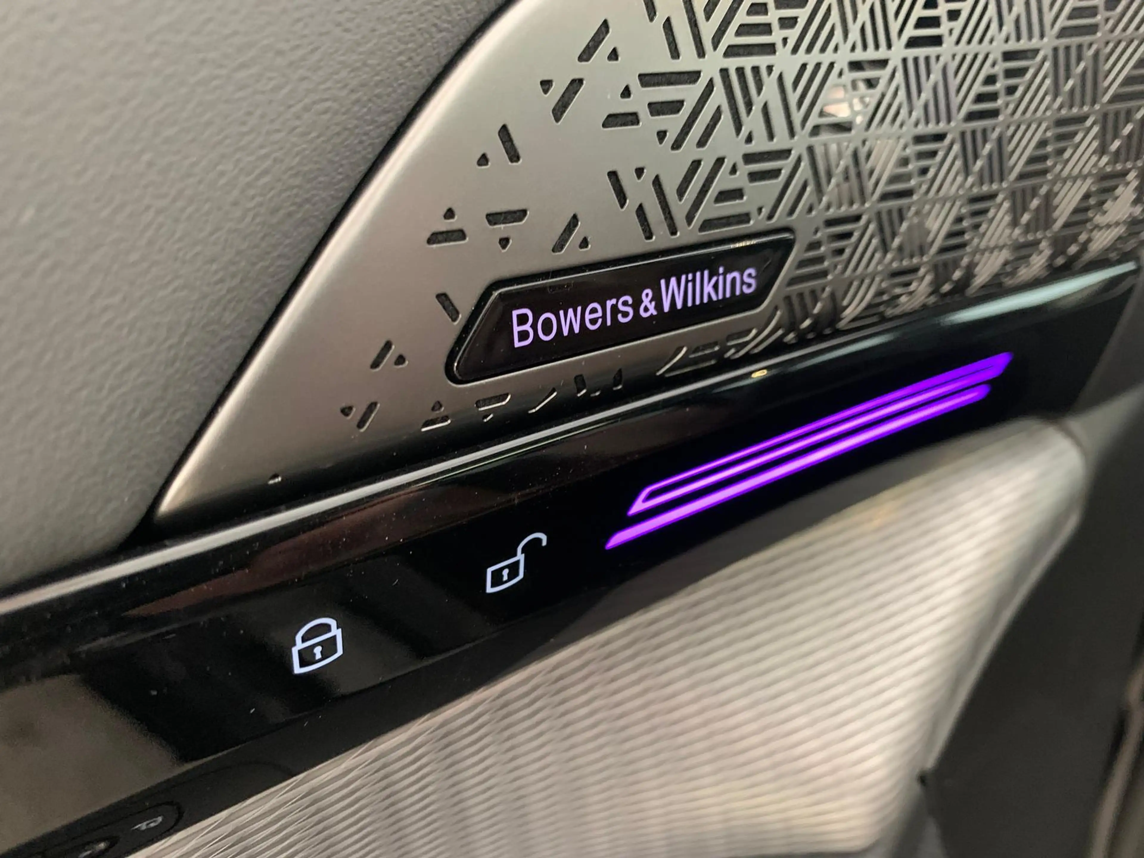 BMW 520 xDr M Sport DrivingProf Pano HeadUp Widescr. — photo 11