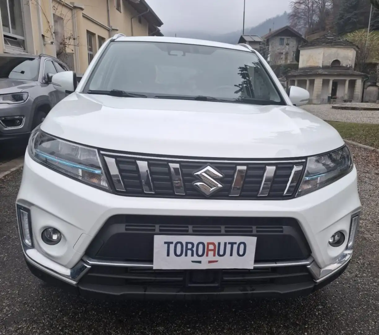 Suzuki Vitara 1.4 Hybrid Top UNICO PROPRIETARIO Bianco - 2