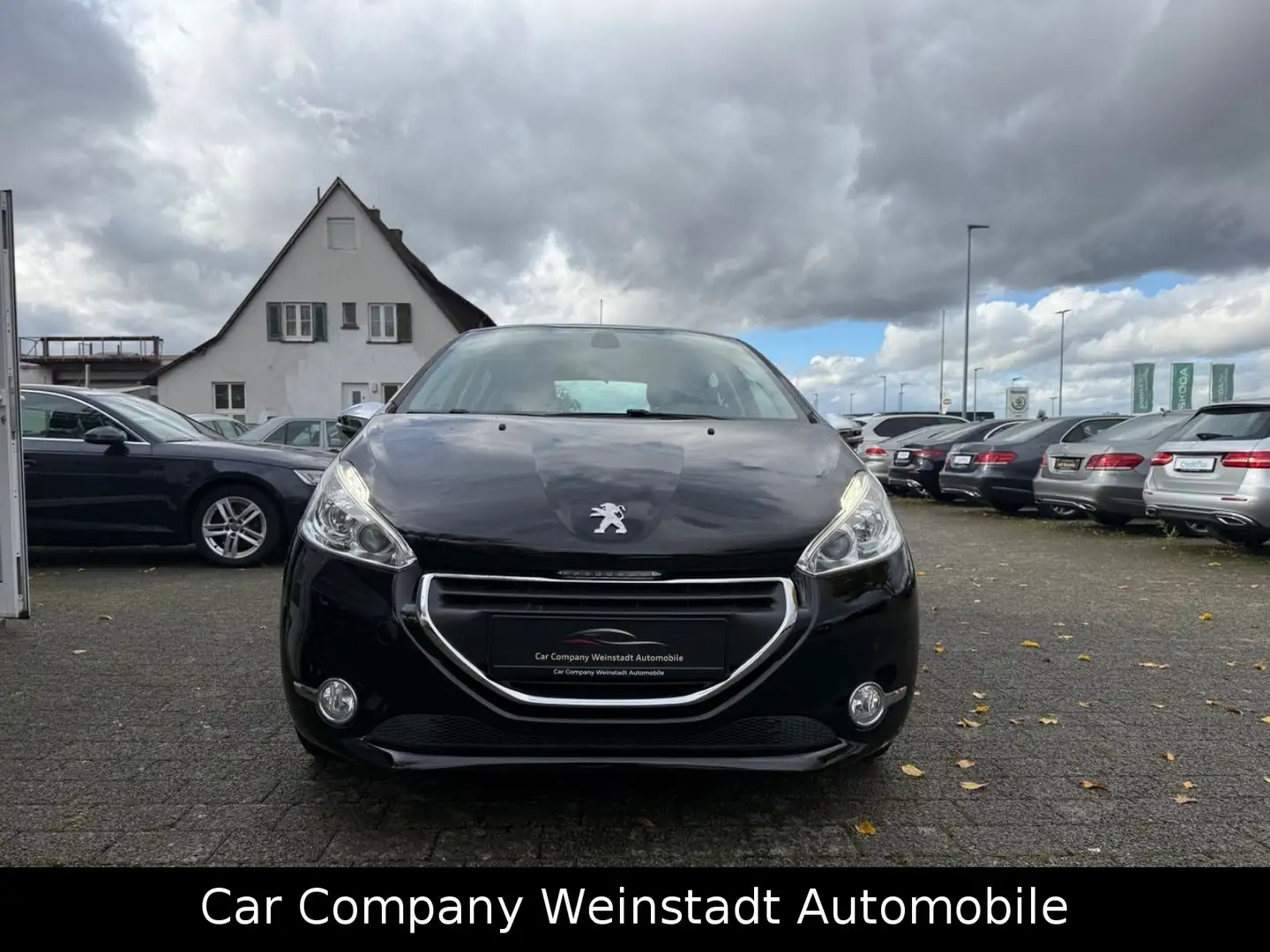 Peugeot 208 Allure Automatik Schwarz - 2