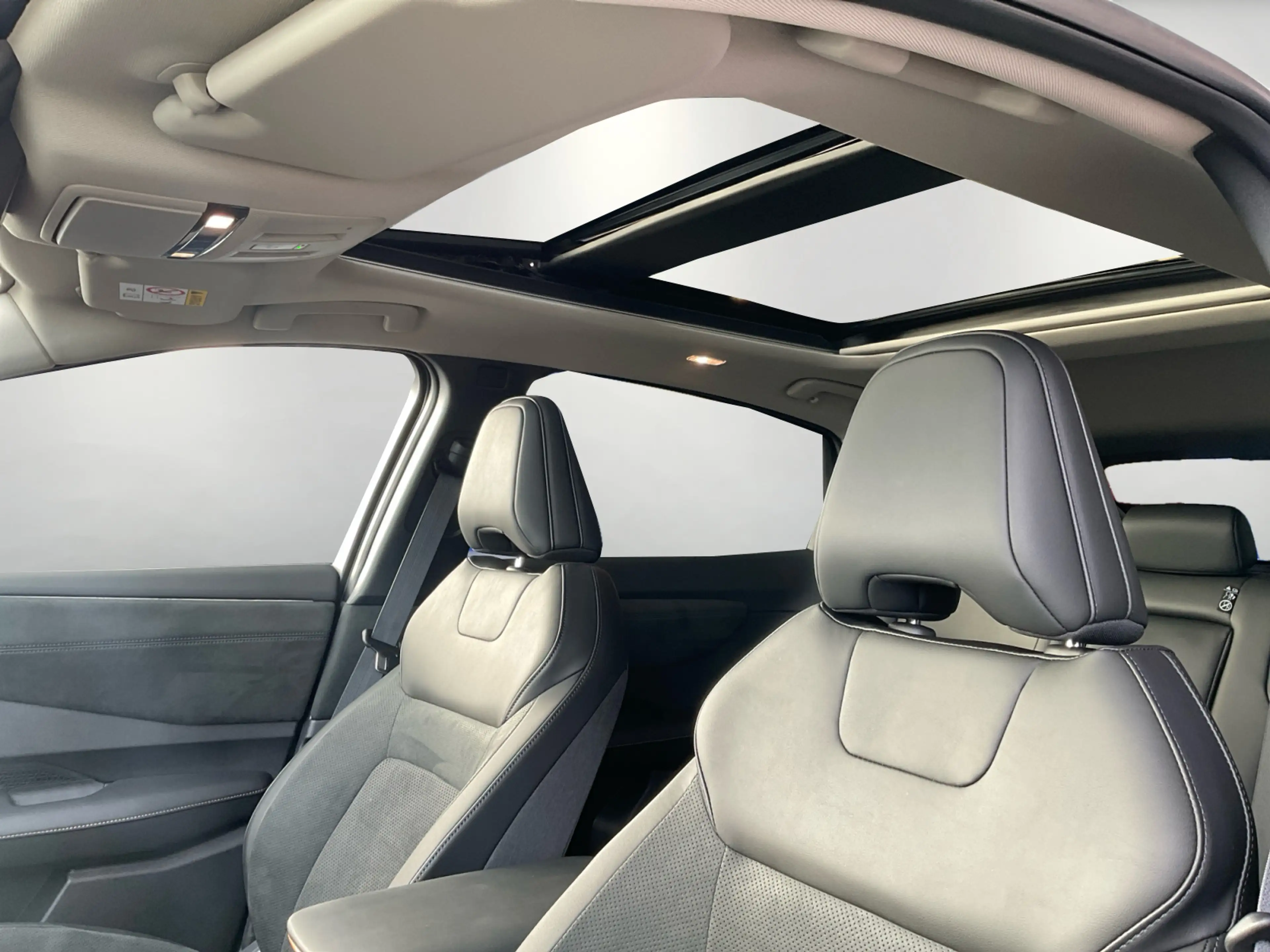 Nissan Ariya Evolve Pack e-4orce — photo 16
